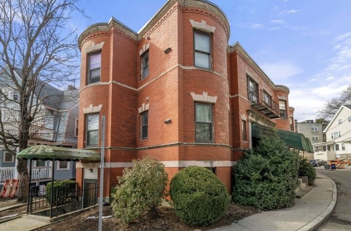 Property Photo:  2 Colliston Road 2B  MA 02135 