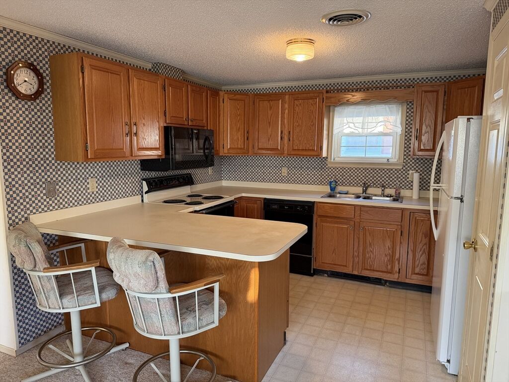 Property Photo:  5 Virginia Ave  MA 01752 