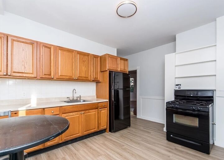 Property Photo:  32 Warwick Rd 2  MA 02465 