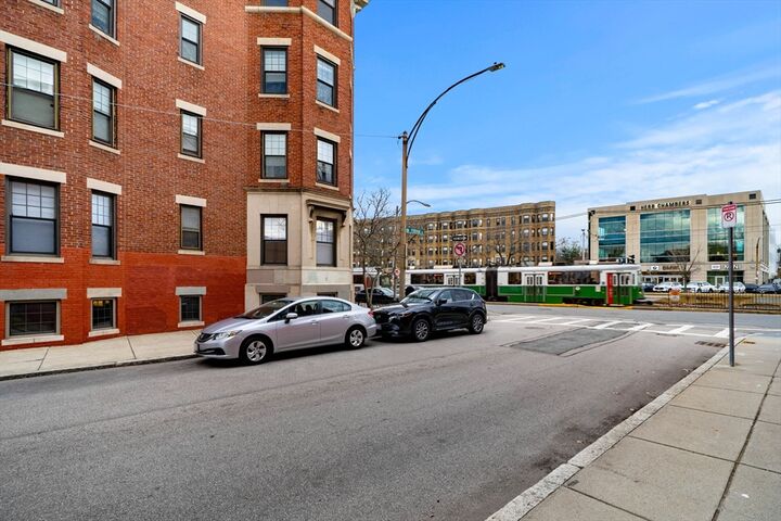Property Photo: 1161 Commonwealth Ave 2 MA 02134