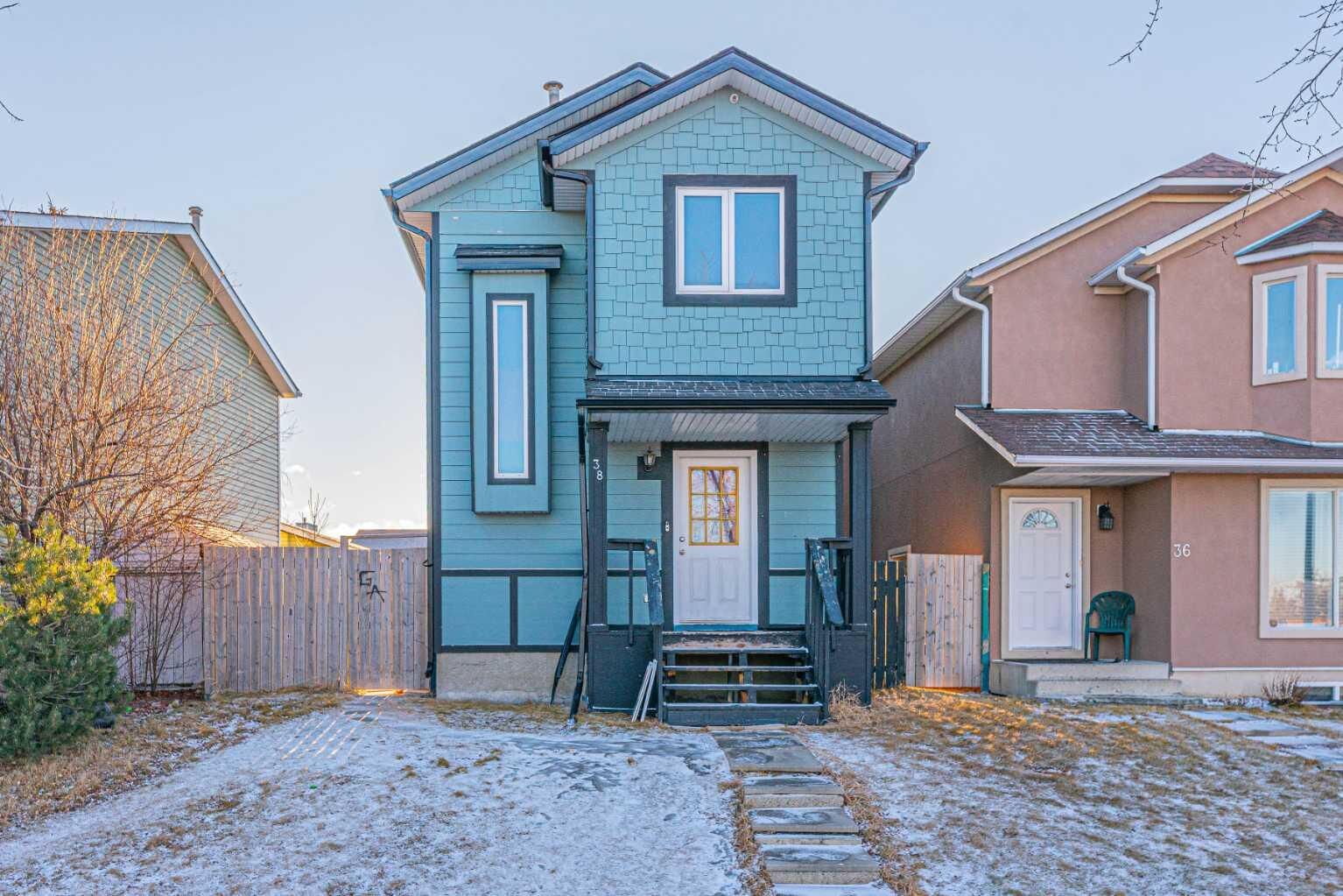 Property Photo:  38 Martindale Drive NE  AB T3J 2V4 