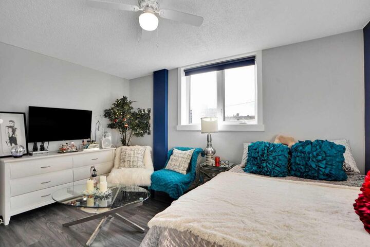 Property Photo:  1111 15 Avenue SW 204  AB T2R 0S8 