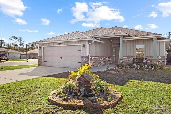 Property Photo:  8501 Island Dr  FL 32566 