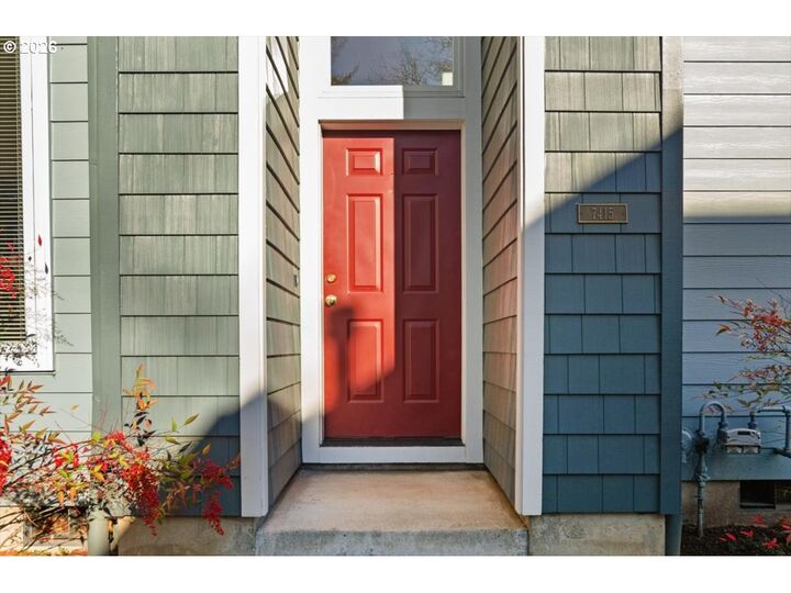 Property Photo:  7415 SW Neptune Ter  OR 97007 