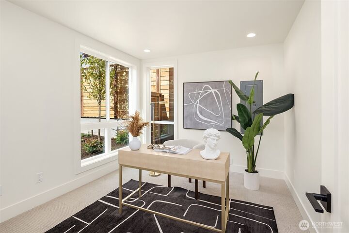 Property Photo:  4421  2nd Avenue NE  WA 98105 