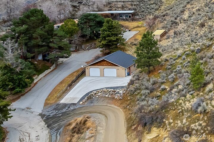 Property Photo:  222  Austin Ave  WA 98801 