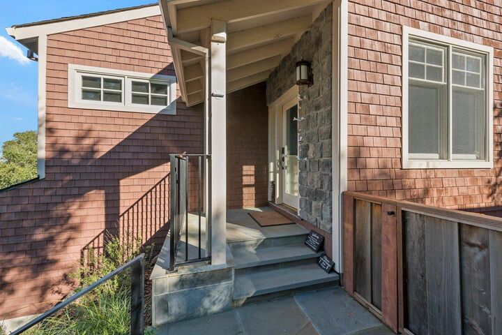 Property Photo:  562 Hillcrest Way  CA 94062 