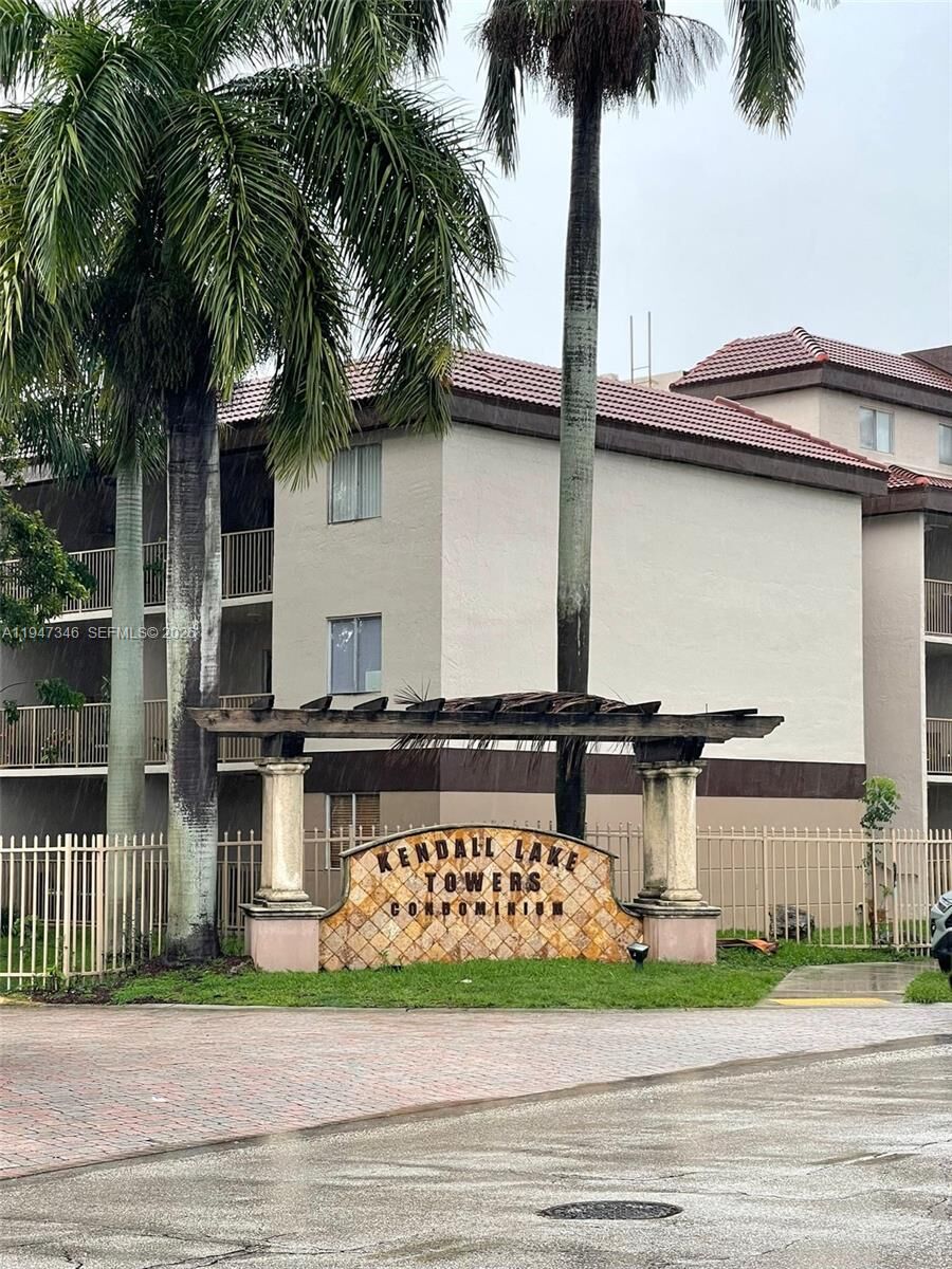 Property Photo:  15221 SW 80th St 313  FL 33193 