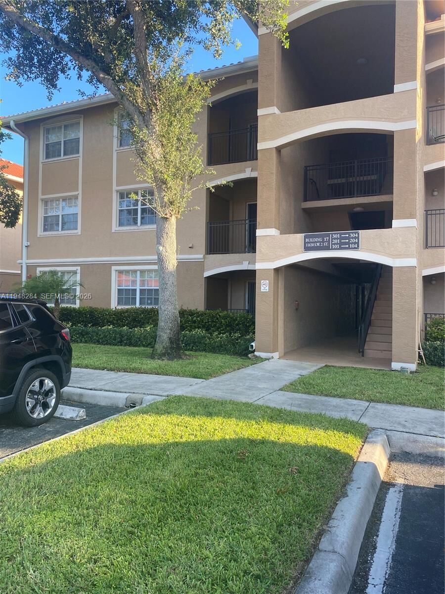 Property Photo:  11630 SW 2nd St 17101  FL 33025 