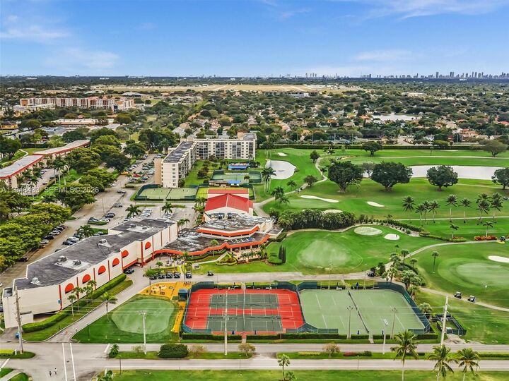 Property Photo:  9420 S Hollybrook Lake Dr 302  FL 33025 