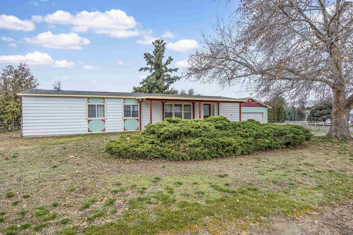 Property Photo: 22003 E Sandstone Drive WA 99320