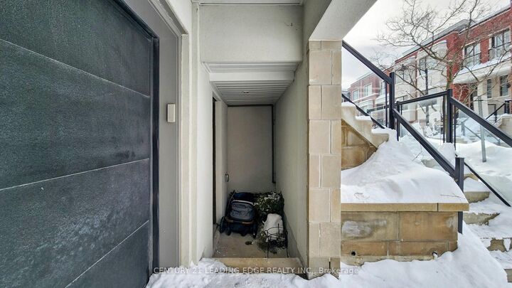 Photo de la propriété:  42 Genuine Lane  ON L4B 0E5 