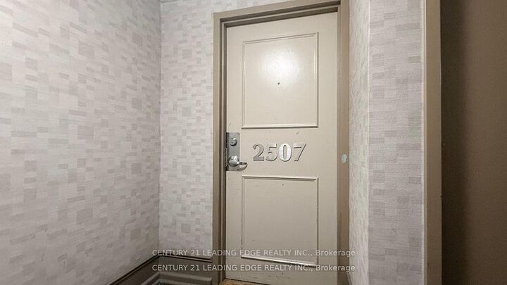 Property Photo:  725 Don Mills Road 2507  ON M3C 1S8 