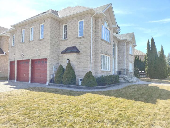 Property Photo: 67 Chantilly Crescent ON L4C 0K1