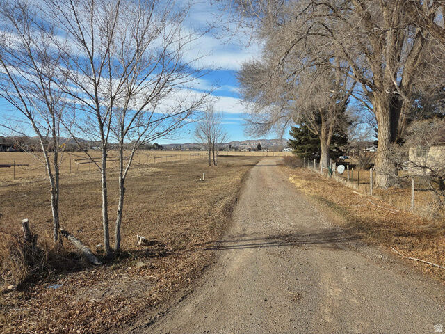 Property Photo: 1264 S 425 E UT 84078