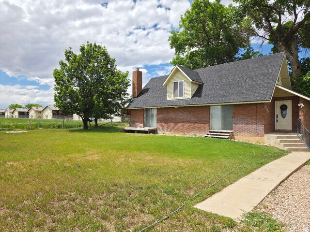 Property Photo: 1264 S 425 E UT 84078