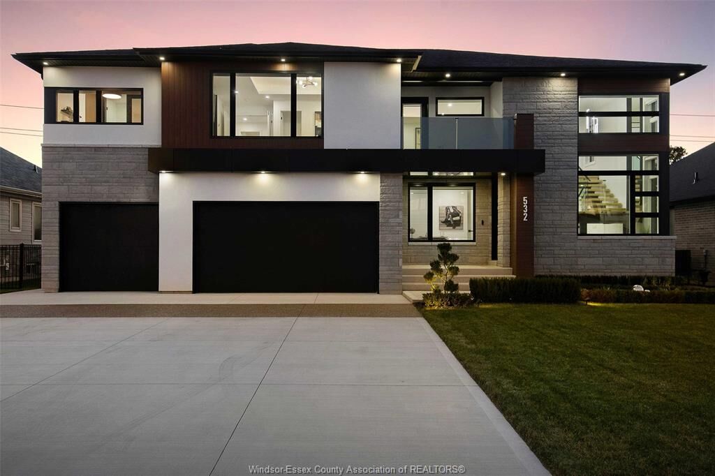 Photo de la propriété:  532 Mountbatten Crescent  ON N8P 0G1 