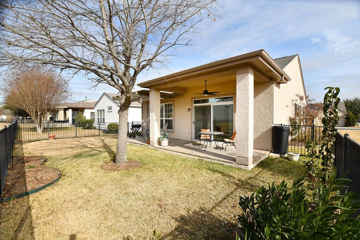 Property Photo:  256 Monument Hill Trail  TX 78633 