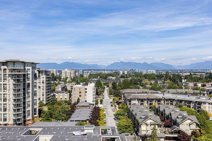 Property Photo:  8460 Granville Avenue 1607  BC V6Y 4E7 