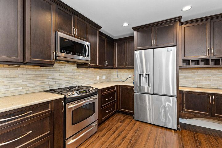 Property Photo:  34309 Green Avenue  BC V2S 2T1 