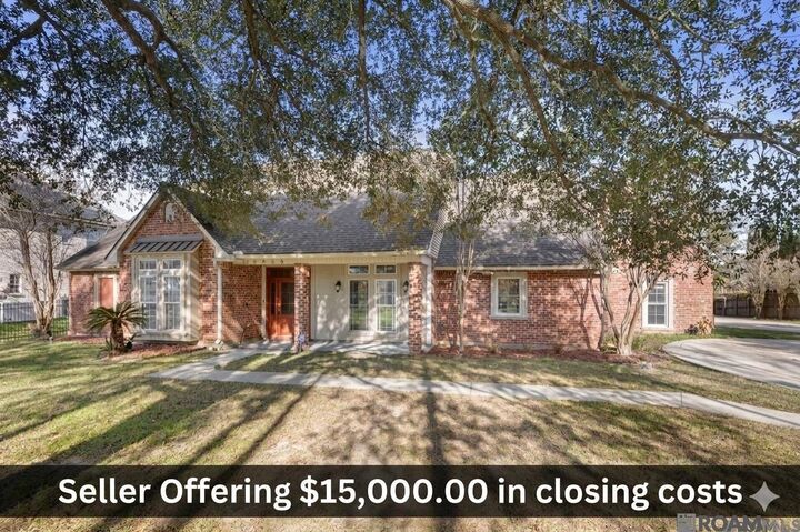 Property Photo: 18616 Perkins Rd LA 70769