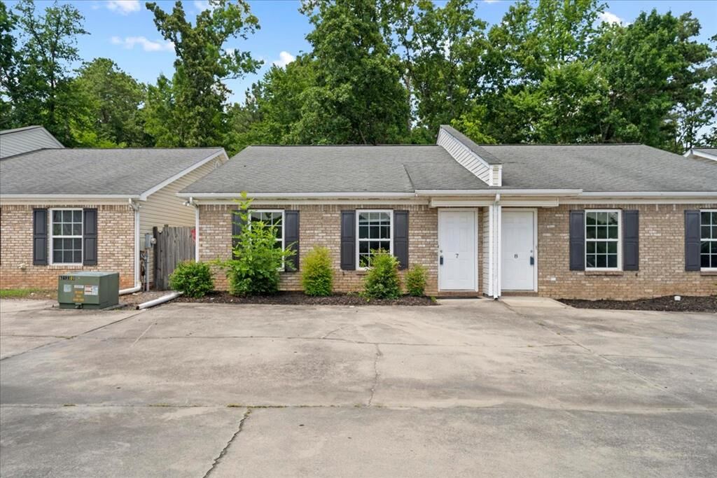 Property Photo: 1025 Orchard Way GA 30721