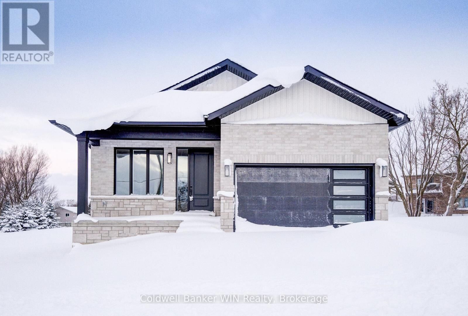 Property Photo:  647 Martin Street  ON N0G 2L3 