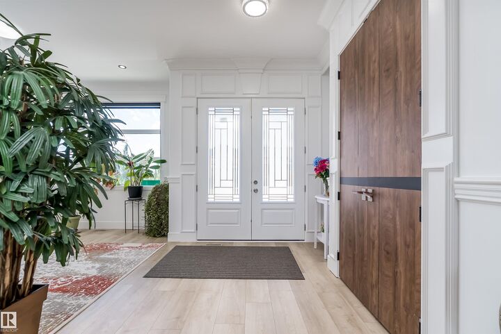 Property Photo:  5811 28 Street NE  AB T4X 0X5 