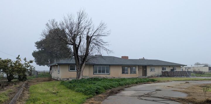 Property Photo:  21009 19th Avenue  CA 93266 