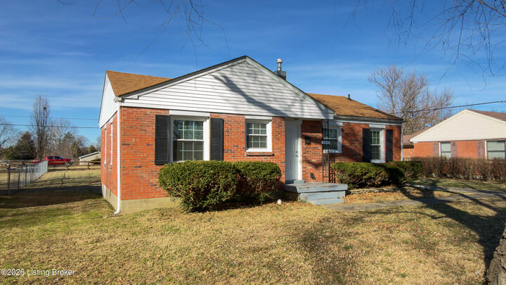 Property Photo: 2437 Proctor Knott Dr KY 40218