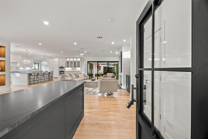 Property Photo:  5658 Del Monte Drive  TX 77056 