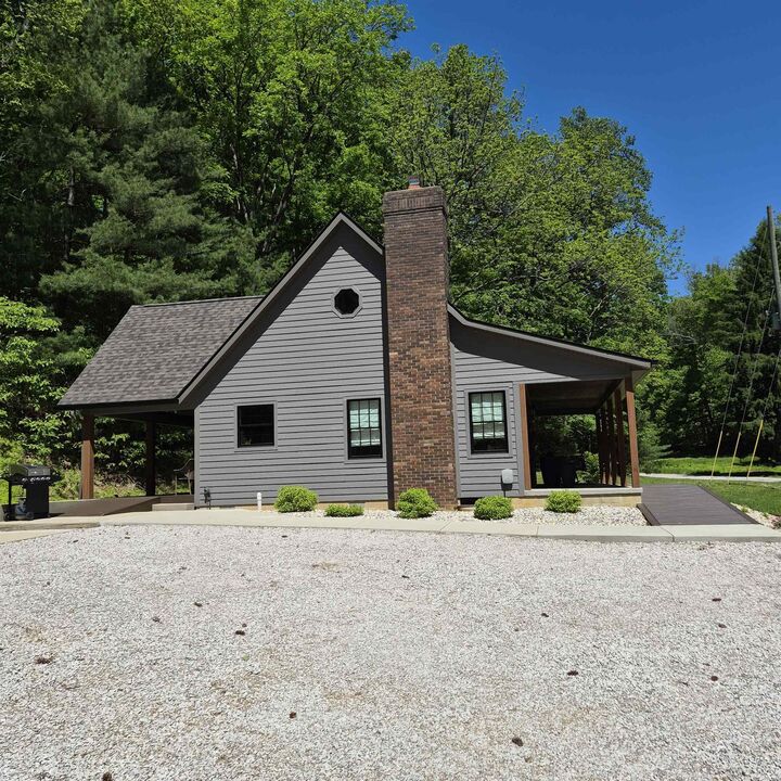 Property Photo:  7821 N Fox Hollow Road  IN 47408 