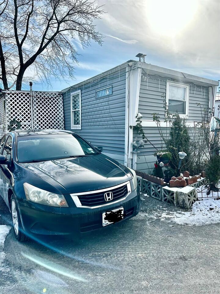 Property Photo:  10 Fern Avenue  NY 11706 