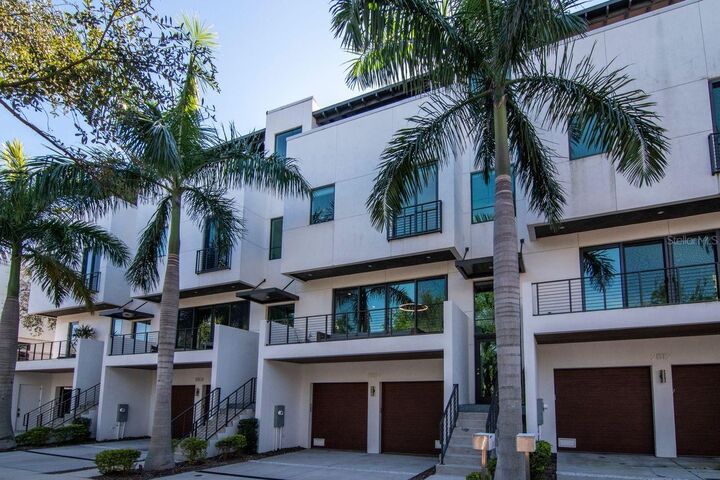 Property Photo:  2810 W Barcelona Street  FL 33629 