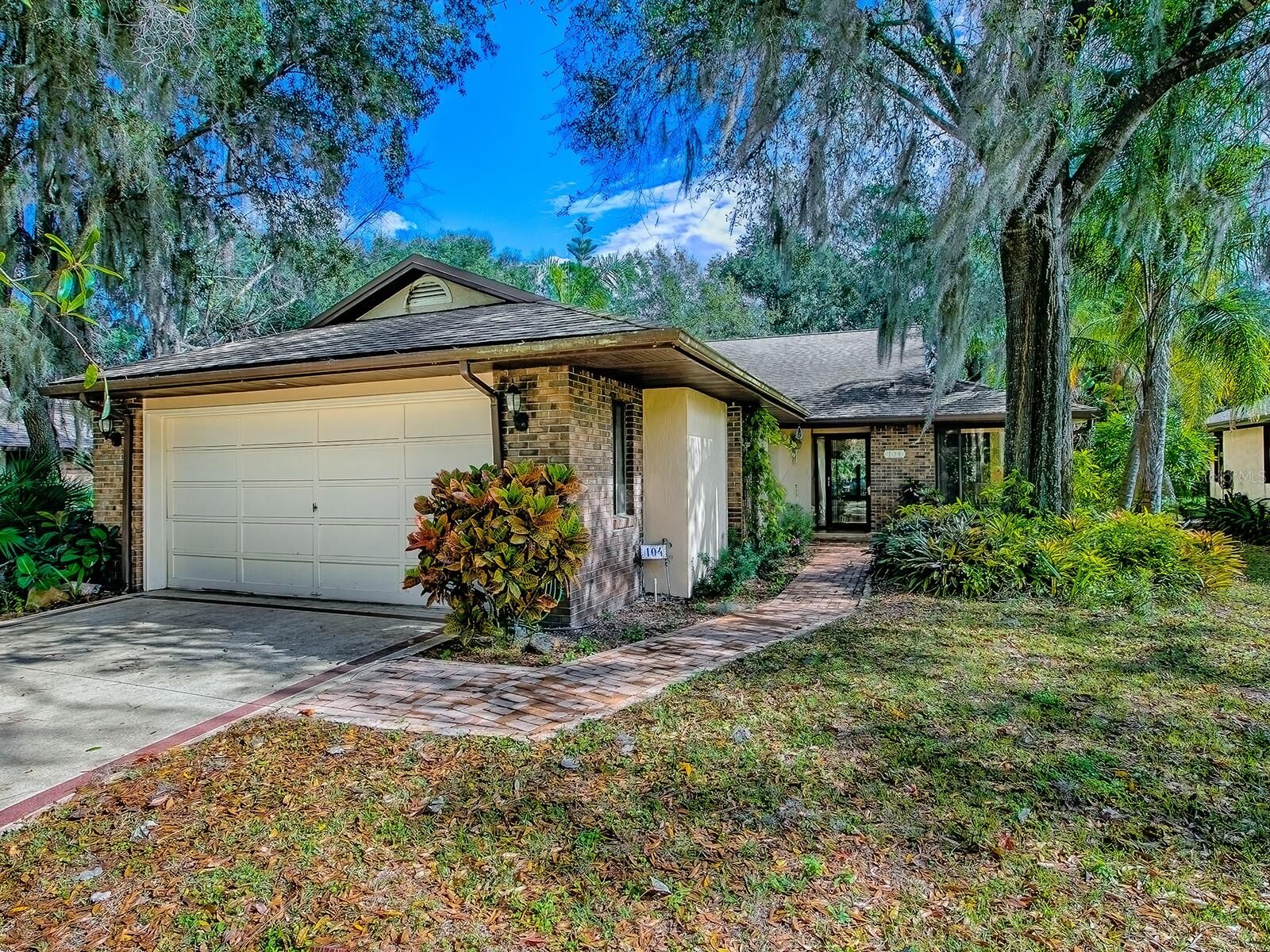 Property Photo:  104 Waterwood Drive  FL 34797 