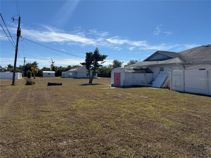 Property Photo:  7218 Peacock Lane  FL 34224 