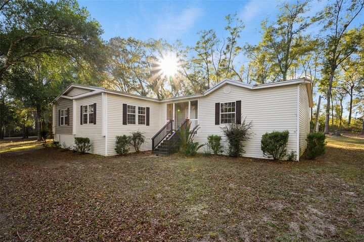 Property Photo: 13076 SW 154th Street FL 32618