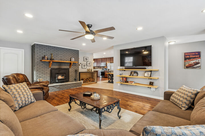 Property Photo: 2113 Highwood Road IL 60051