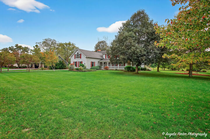 Property Photo: 2215 Crystal Circle IL 60012