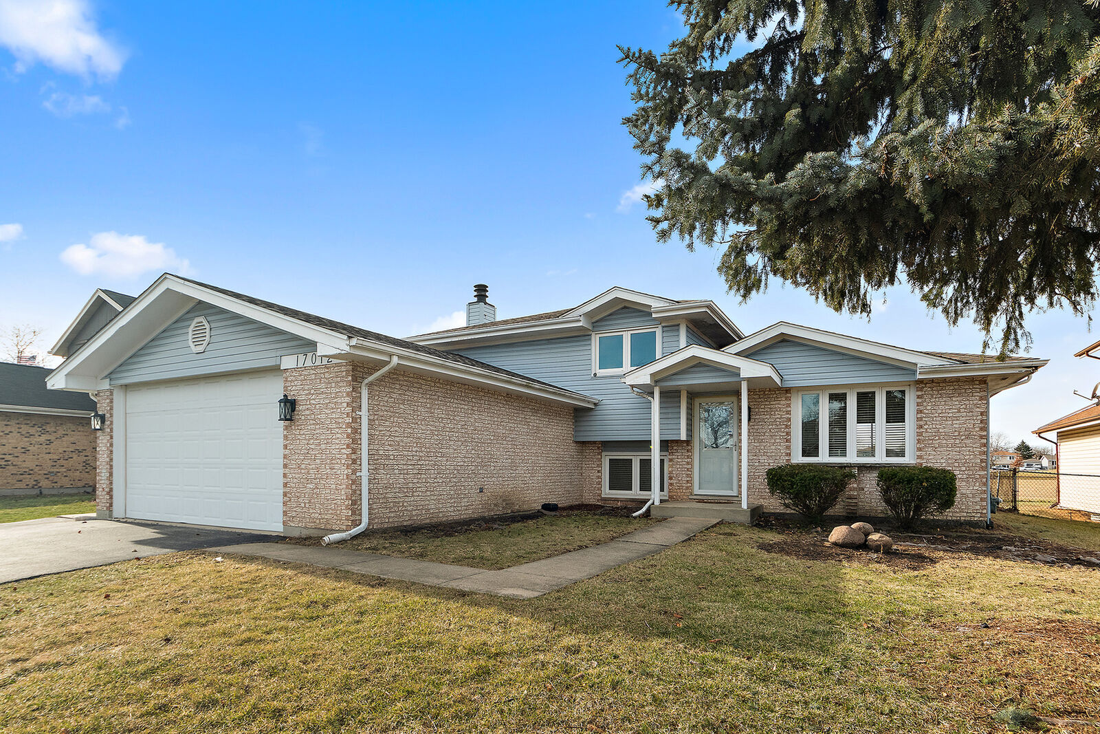 Property Photo: 17012 Redwood Court IL 60487
