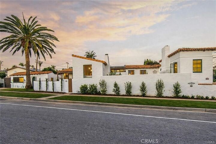 Property Photo:  34262 Via Velez  CA 92624 