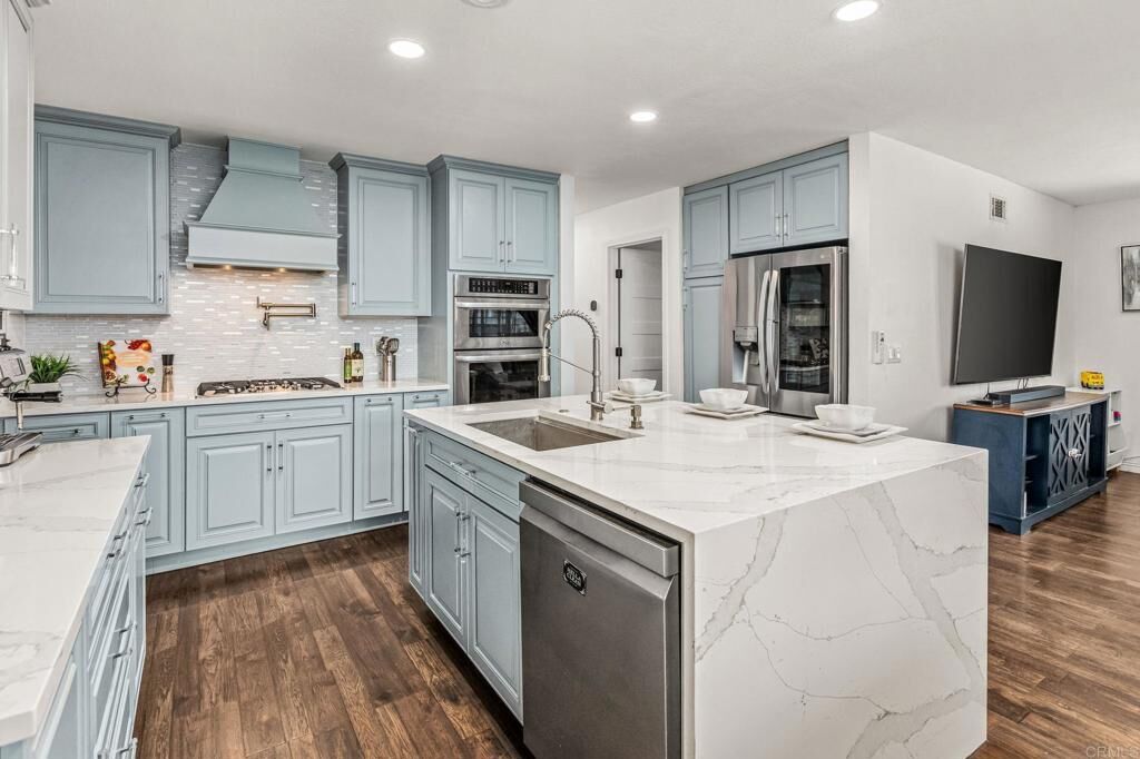 Property Photo:  166 Lakeview Avenue  CA 91977 