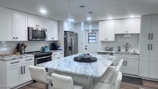 Property Photo:  5524 Ben Franklin Lane  FL 33917 