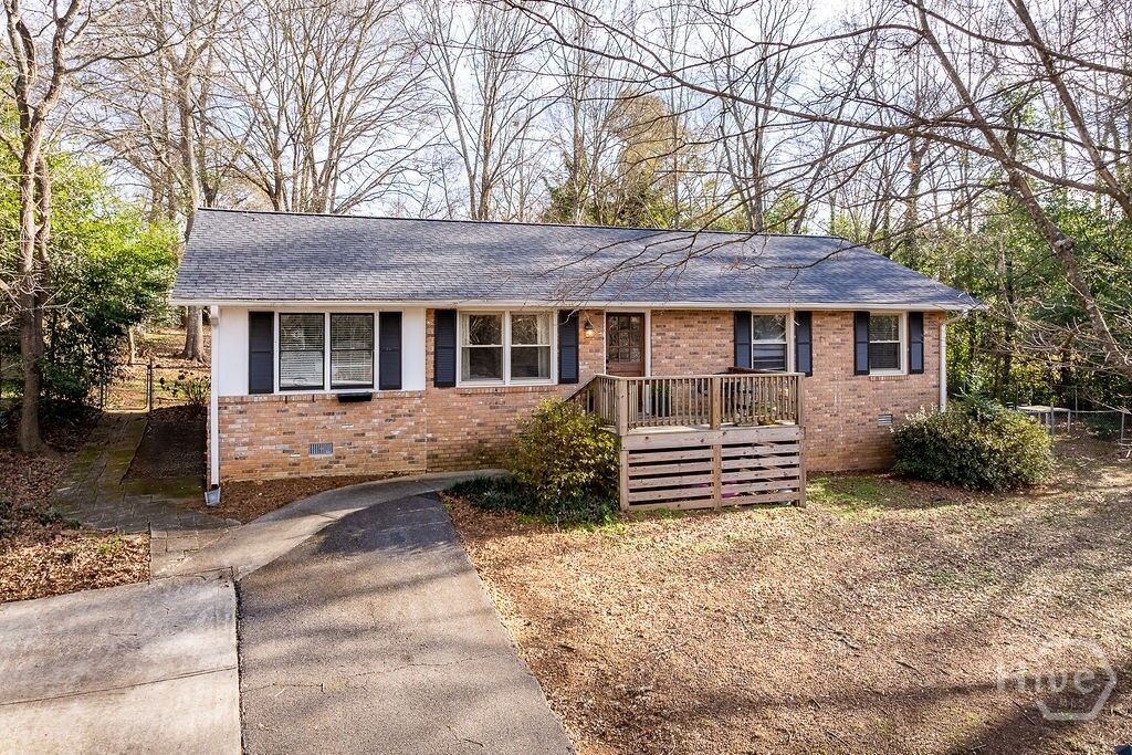 Property Photo:  1140 Tuxedo Lane  GA 30677 