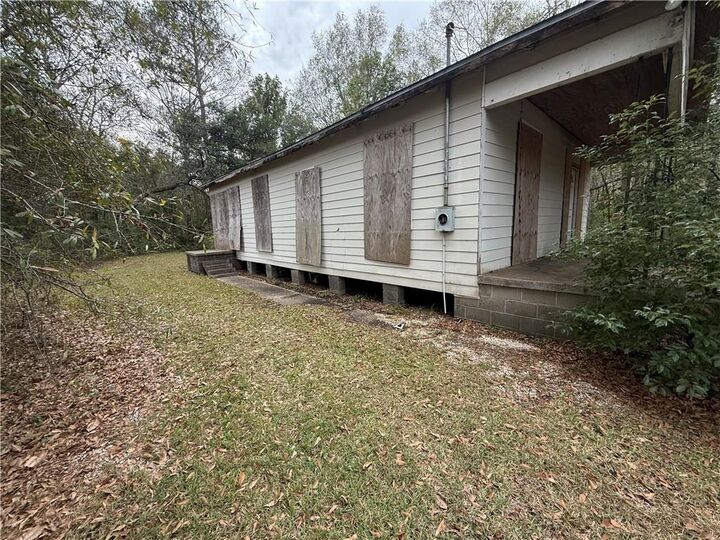 Property Photo:  727 Stanley Street  LA 70458 