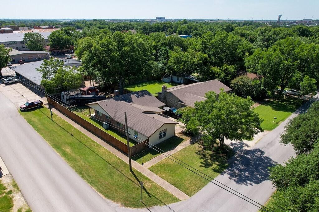 Property Photo: 120 N 5th Street TX 76065