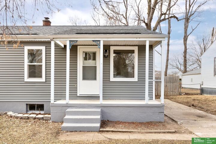 Property Photo:  2530 Crawford Street  NE 68005 