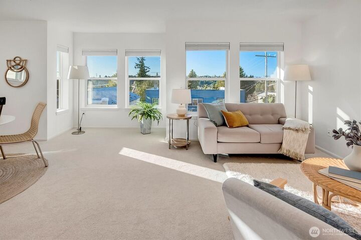 Property Photo:  2101 N 55th Street 201  WA 98103 