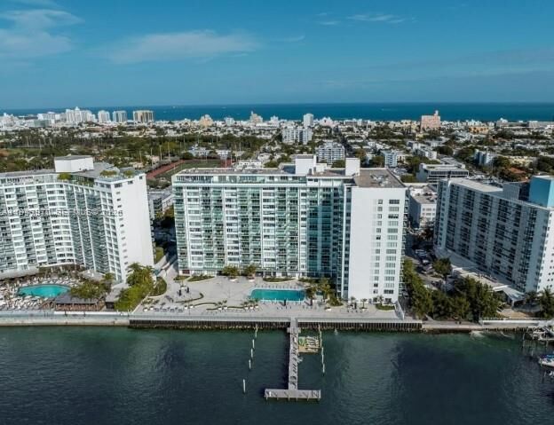 Property Photo:  1000 West Ave 918  FL 33139 