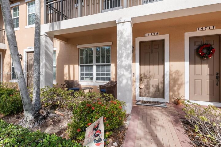 Property Photo:  14725 SW 11th St  FL 33027 